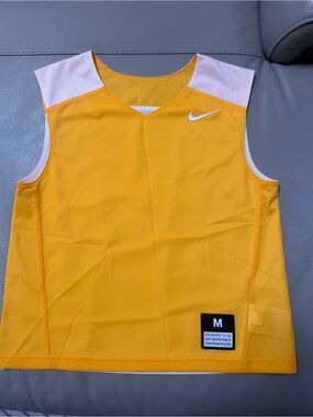 NIKE BIG KID'S REVERSIBLE DRI-FIT LACROSSE shirt size M